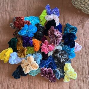 40 velvet scrunchies